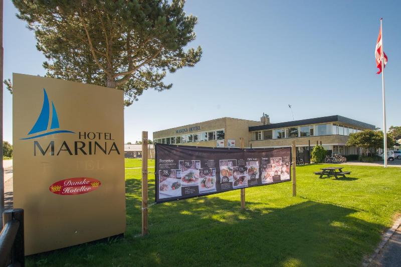 Hotel Marina Apartments image