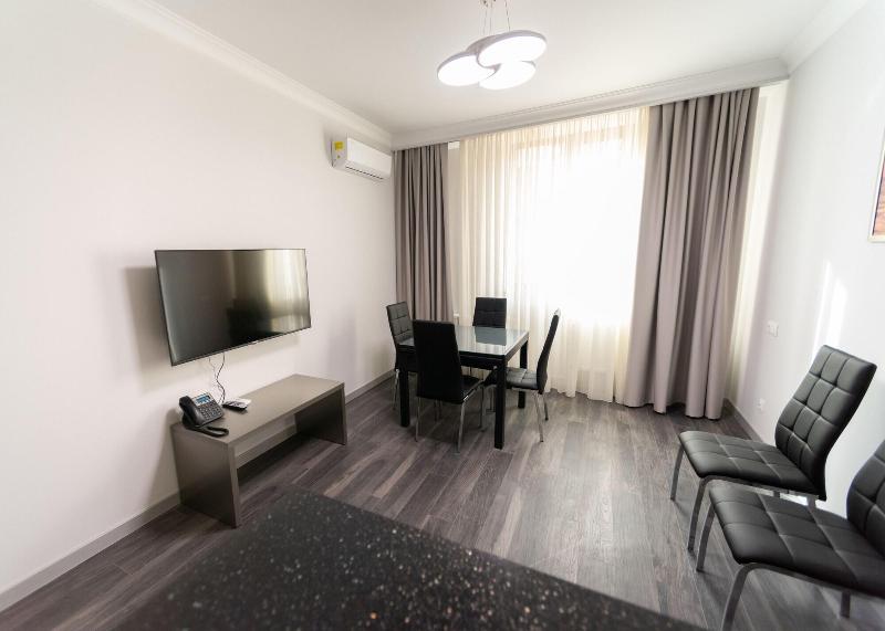 Downtown Suites Yerevan image