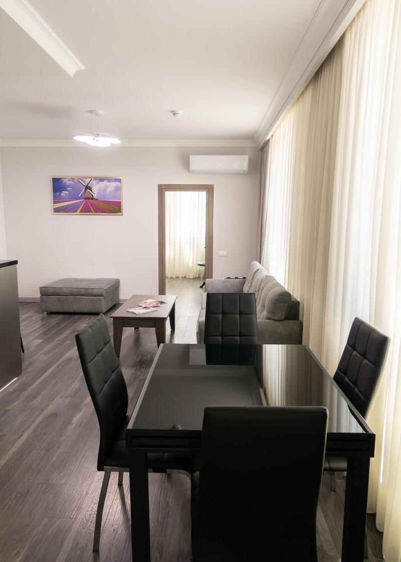 Downtown Suites Yerevan image
