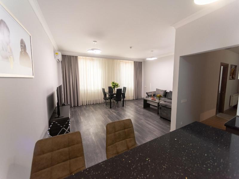 Downtown Suites Yerevan image