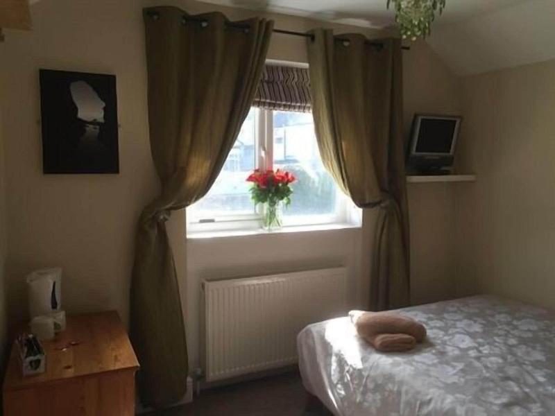 Smarties Surf Lodge image