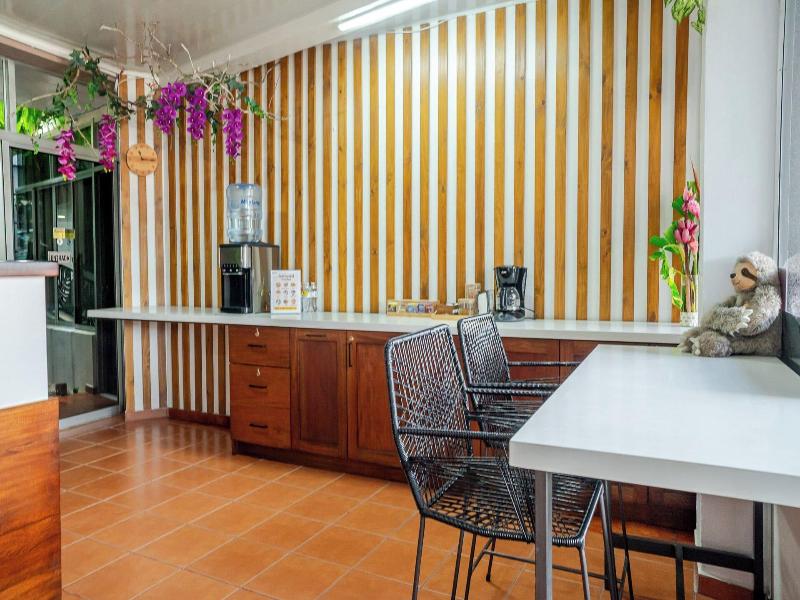 Regina Hotel image