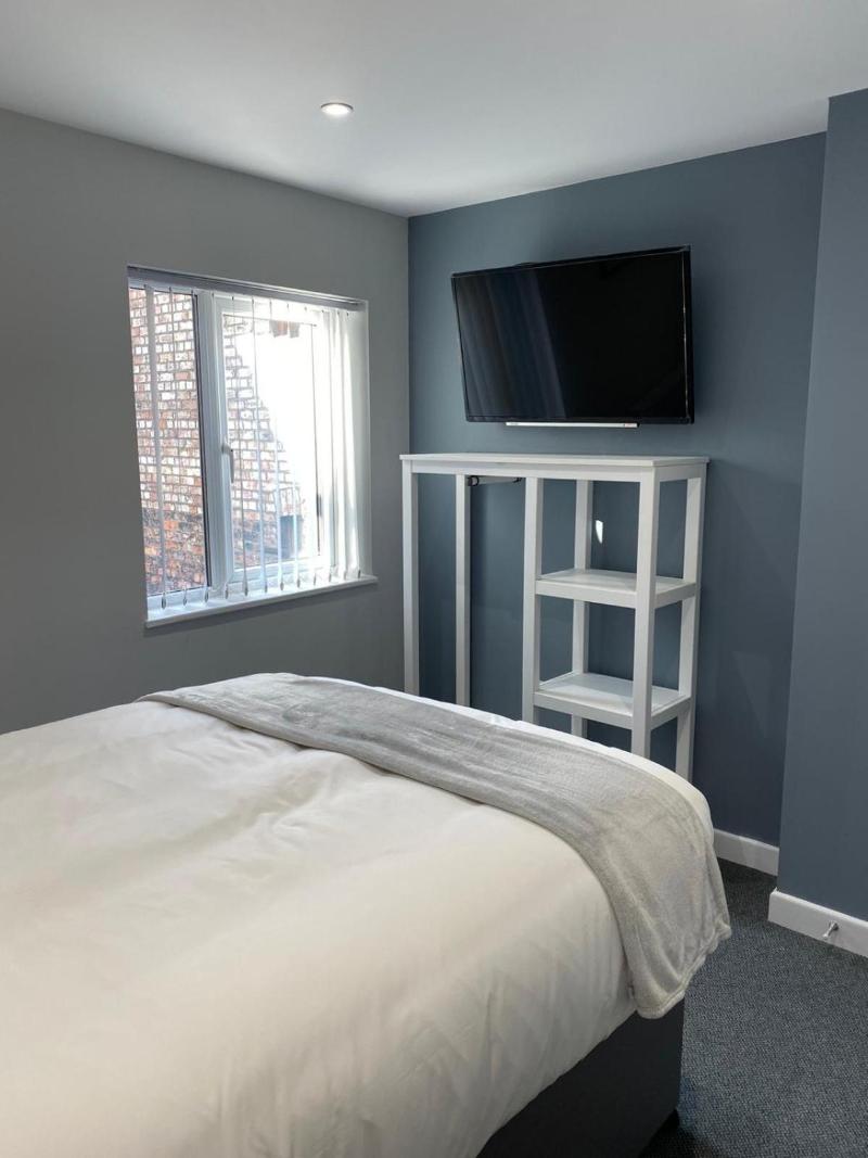 Rileys Rooms image