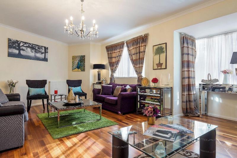 Luxury Villa 6-bed Next to Marble Arch image