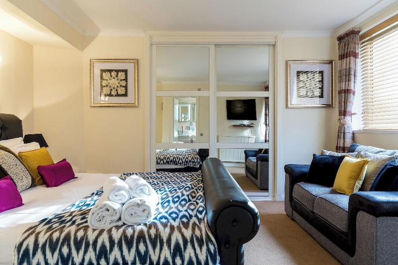 Luxury Villa 6-bed Next to Marble Arch image