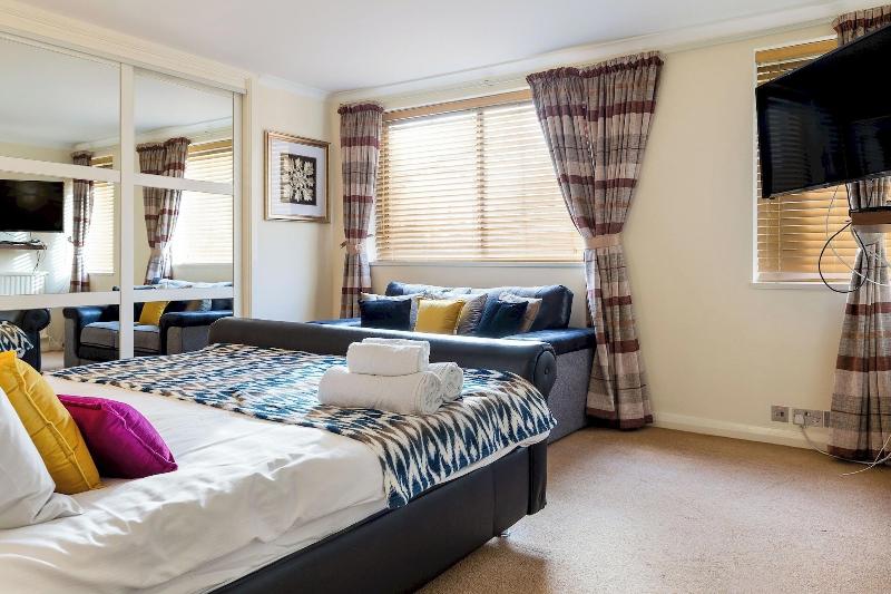 Luxury Villa 6-bed Next to Marble Arch image