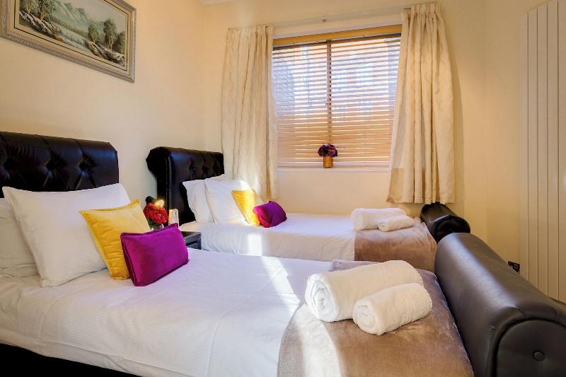 Luxury Villa 6-bed Next to Marble Arch image