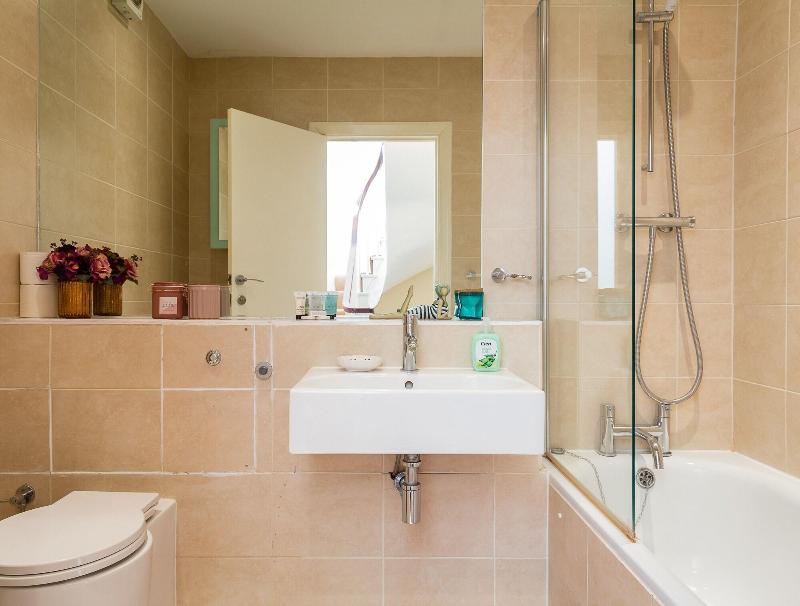 Luxury Villa 6-bed Next to Marble Arch image