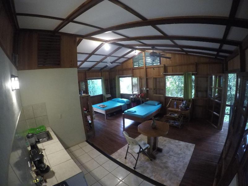 CabaÃ±as Bajo Bosque Drake