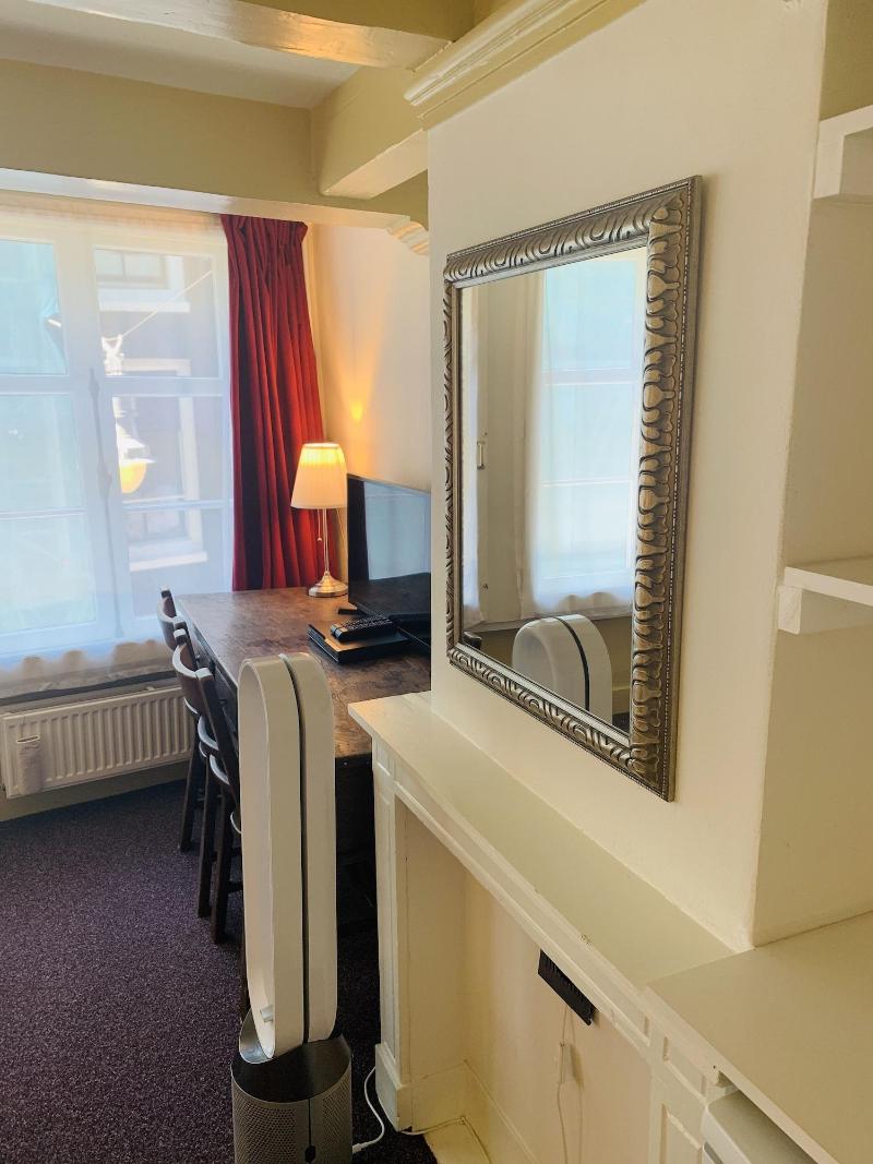 Amsterdam Central Guest House image
