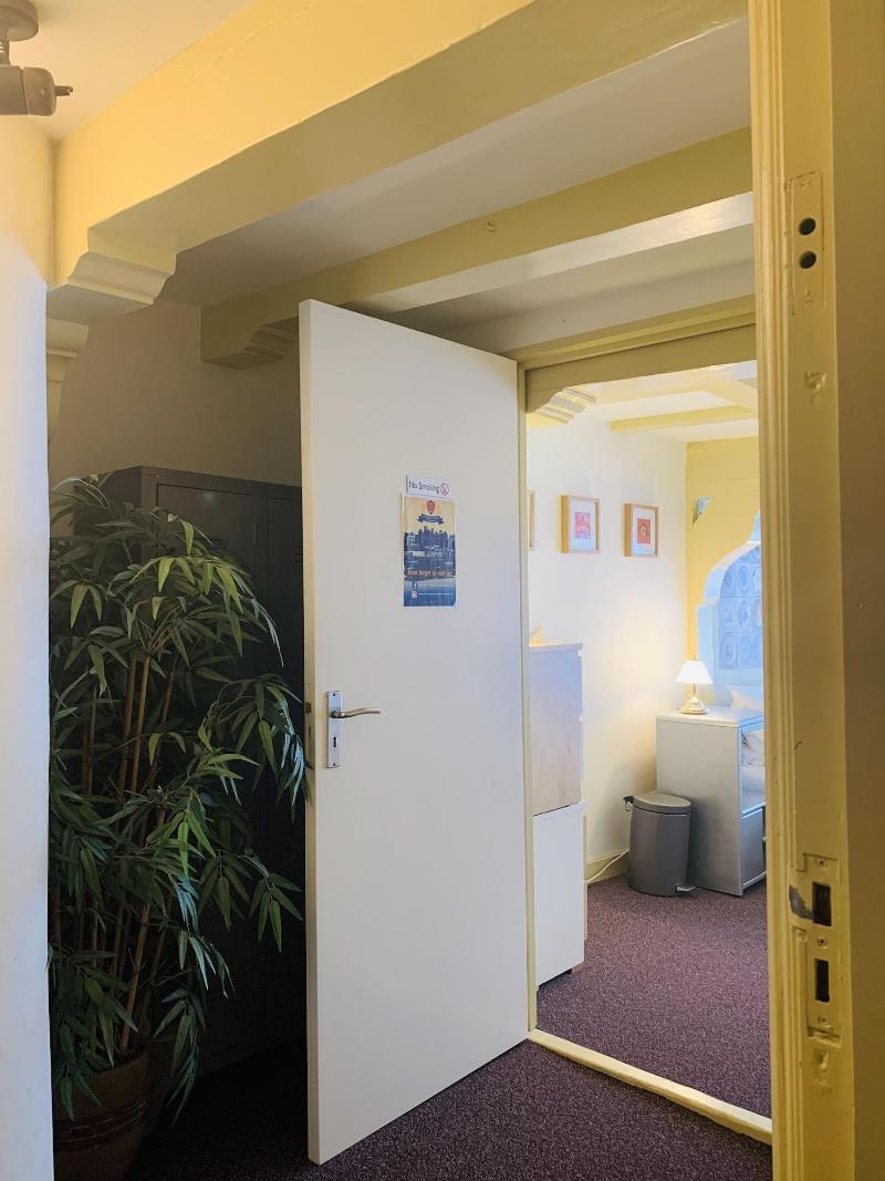 Amsterdam Central Guest House image