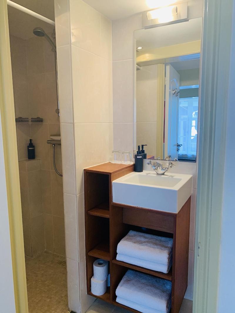 Amsterdam Central Guest House image
