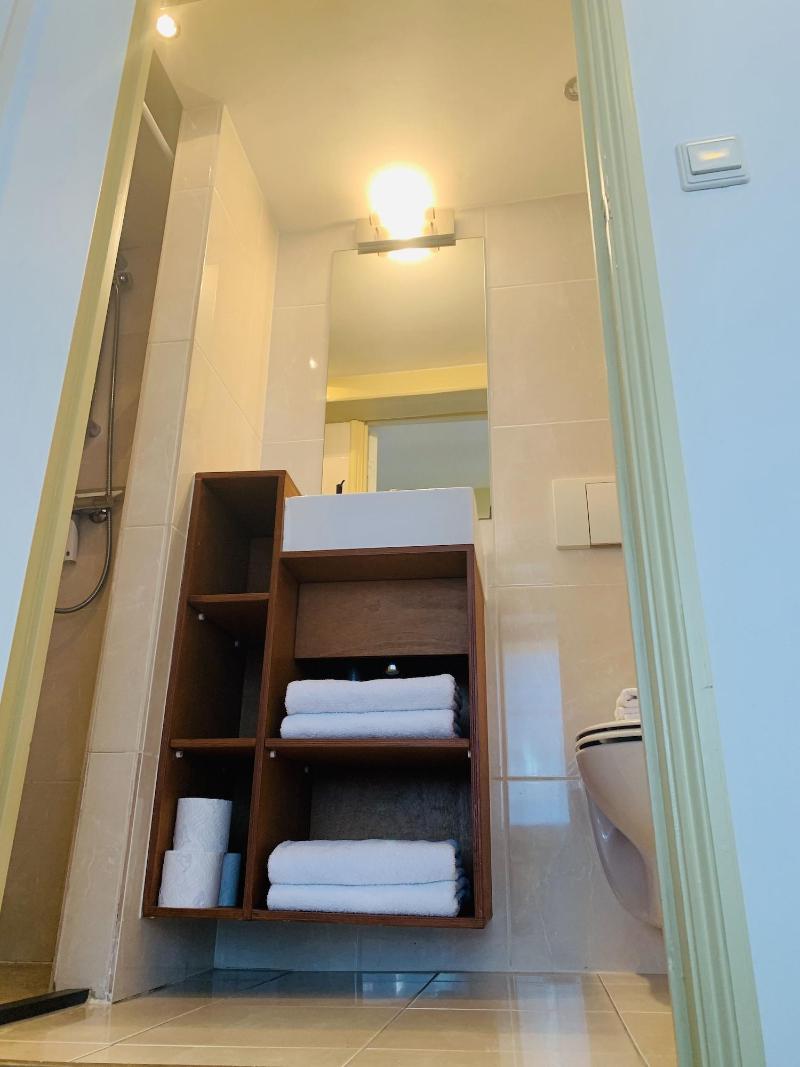 Amsterdam Central Guest House image