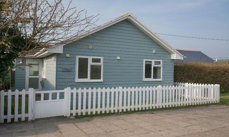 Swallows Croyde 3 Bedrooms, Sleeps 6, Beach Chale image