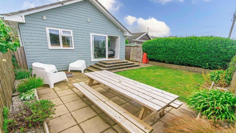Swallows Croyde 3 Bedrooms, Sleeps 6, Beach Chale image