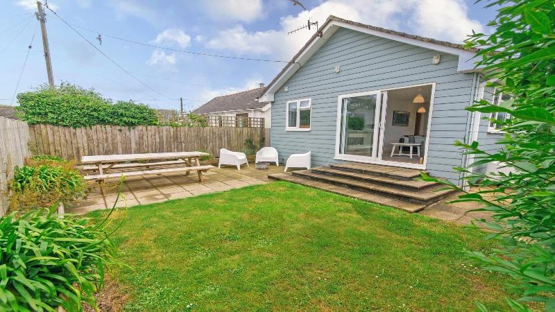 Swallows Croyde 3 Bedrooms, Sleeps 6, Beach Chale image