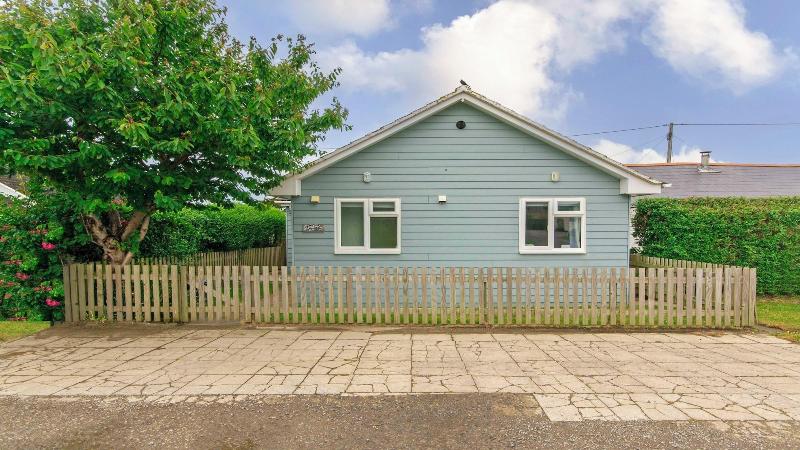 Swallows Croyde 3 Bedrooms, Sleeps 6, Beach Chale image