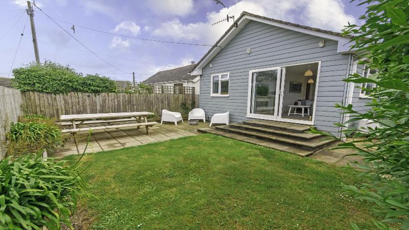 Swallows Croyde 3 Bedrooms, Sleeps 6, Beach Chale image
