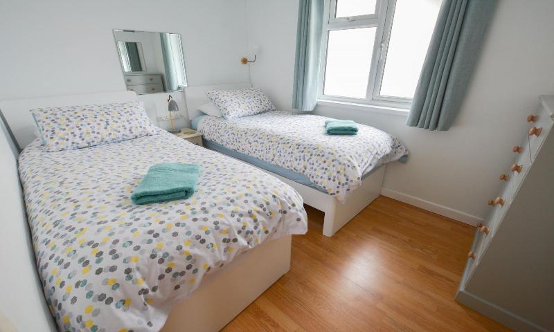 Swallows Croyde 3 Bedrooms, Sleeps 6, Beach Chale image