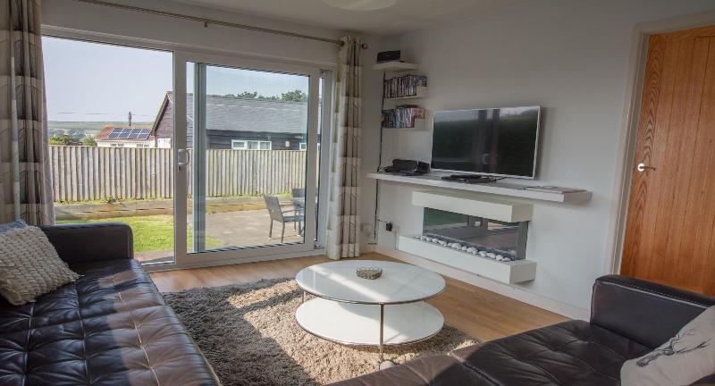 Swallows Croyde 3 Bedrooms, Sleeps 6, Beach Chale image
