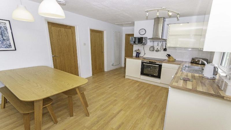 Swallows Croyde 3 Bedrooms, Sleeps 6, Beach Chale image