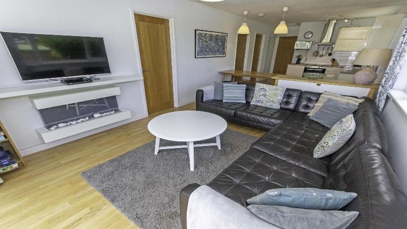 Swallows Croyde 3 Bedrooms, Sleeps 6, Beach Chale image