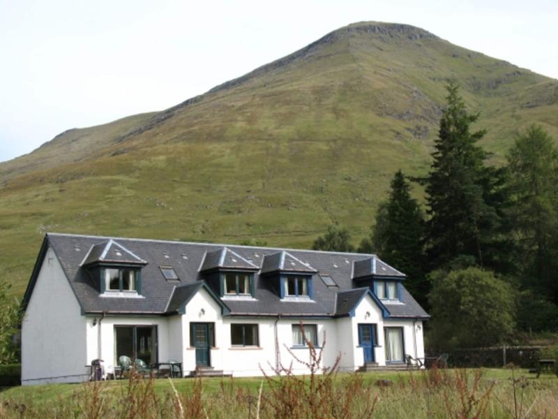 Stob Binnein Cottage image
