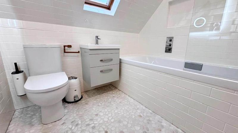 Stob Binnein Cottage image