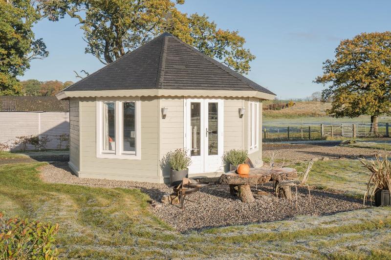 Dunroamin Lodges image