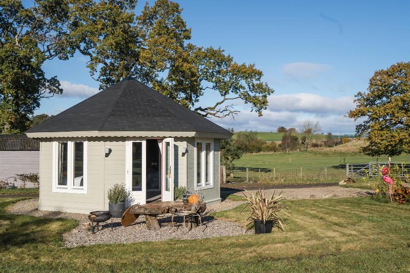 Dunroamin Lodges image