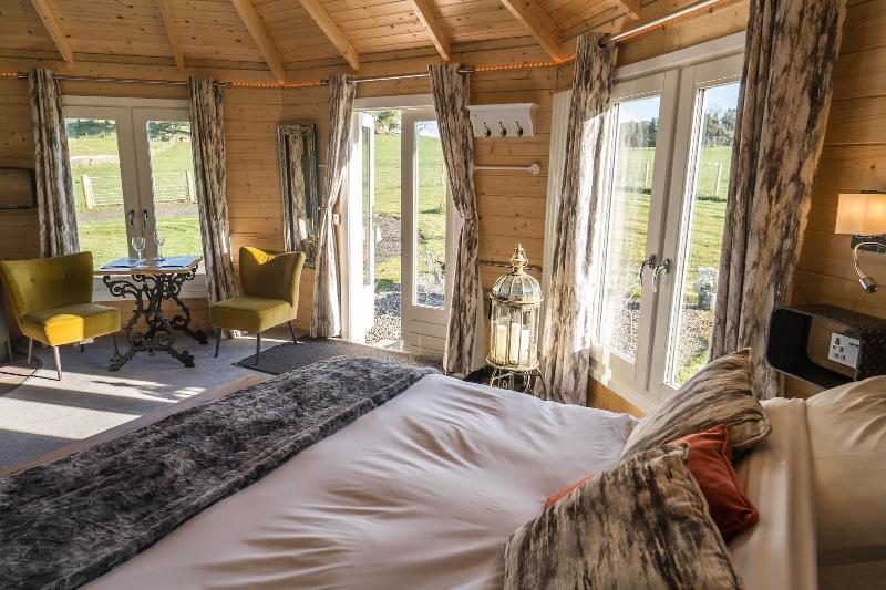 Dunroamin Lodges image
