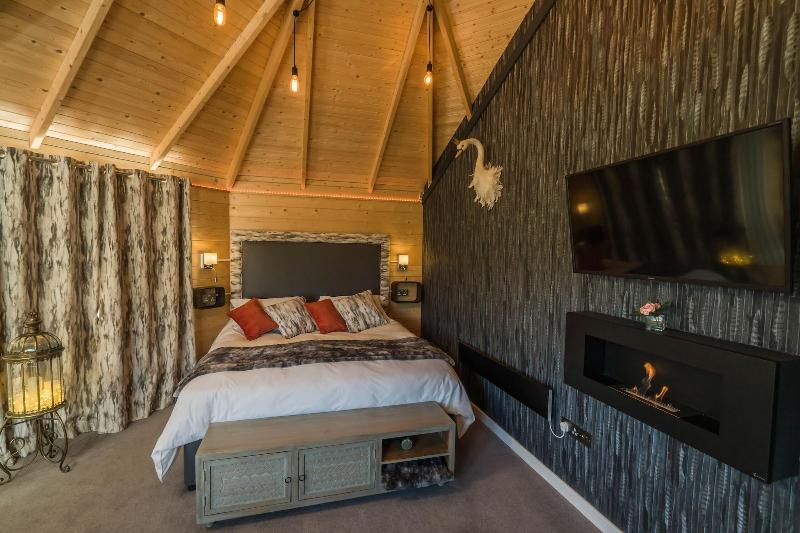 Dunroamin Lodges image