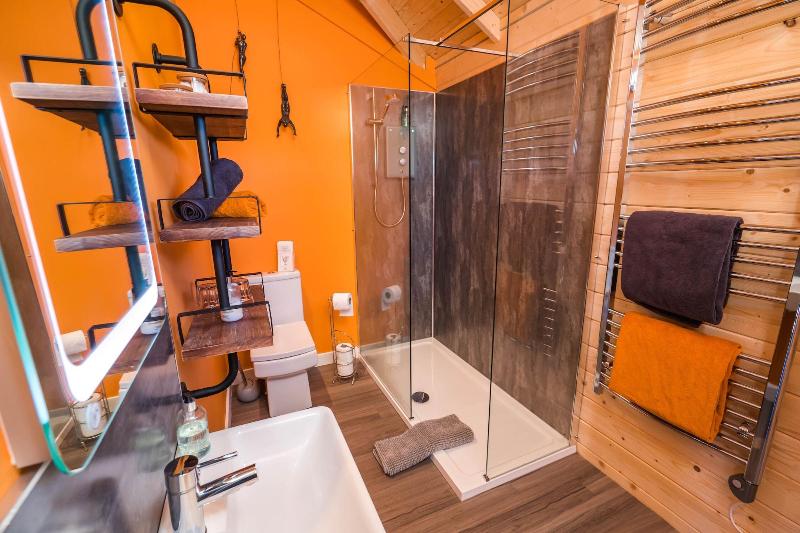 Dunroamin Lodges image