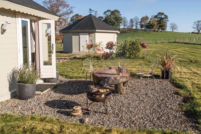 Dunroamin Lodges image