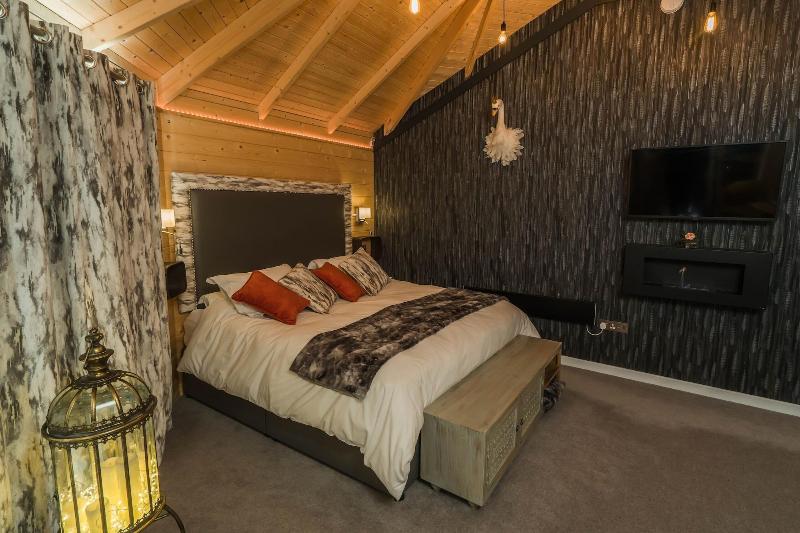 Dunroamin Lodges image