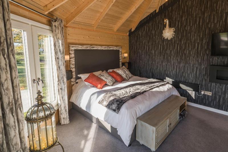Dunroamin Lodges image