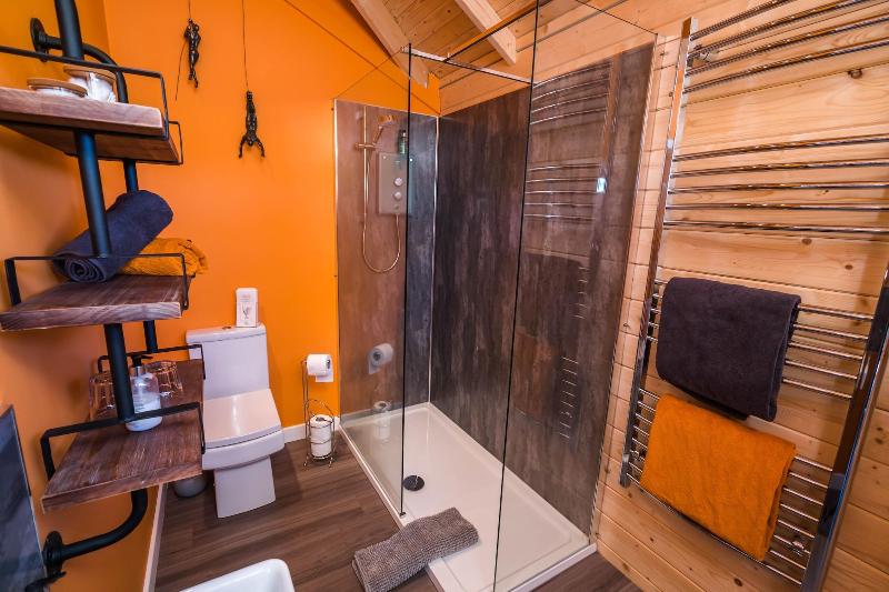 Dunroamin Lodges image