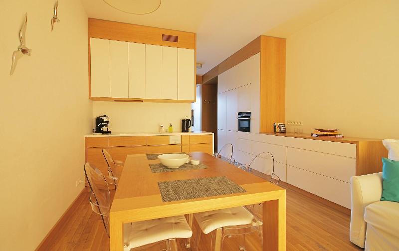 IRS ROYAL APARTMENTS - IRS Kwartal Kamienic image