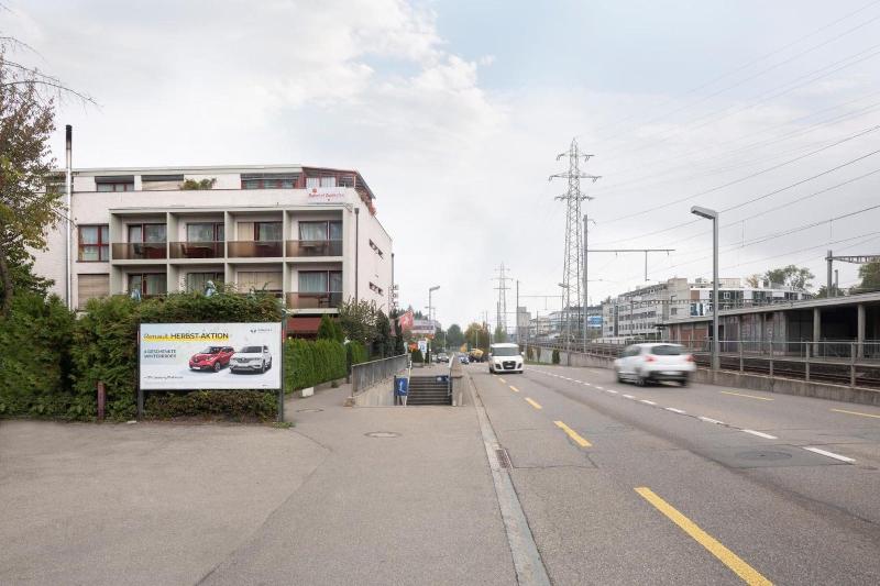 Hotel Bahnhof image