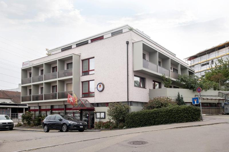 Hotel Bahnhof image