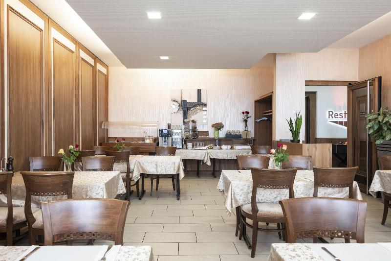 Hotel Bahnhof image