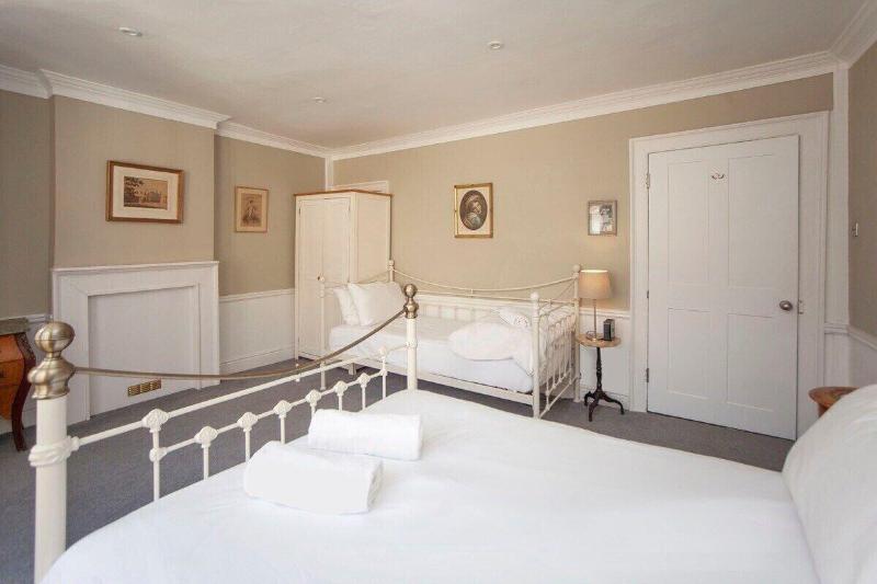 The Georgian Townhouse Pierrepont Place image