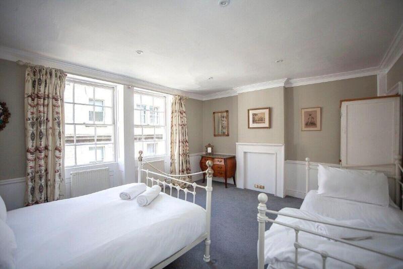 The Georgian Townhouse Pierrepont Place image