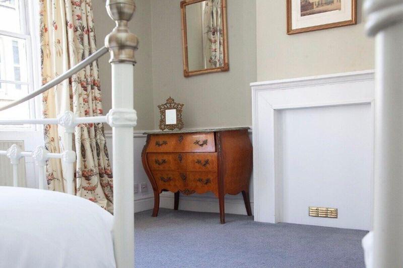 The Georgian Townhouse Pierrepont Place image