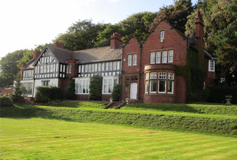 Brass Castle Country House Accommodation image