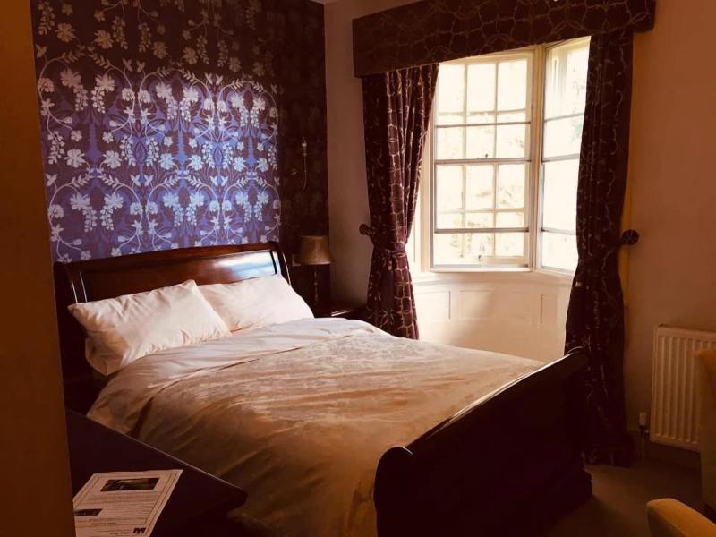 Brass Castle Country House Accommodation image