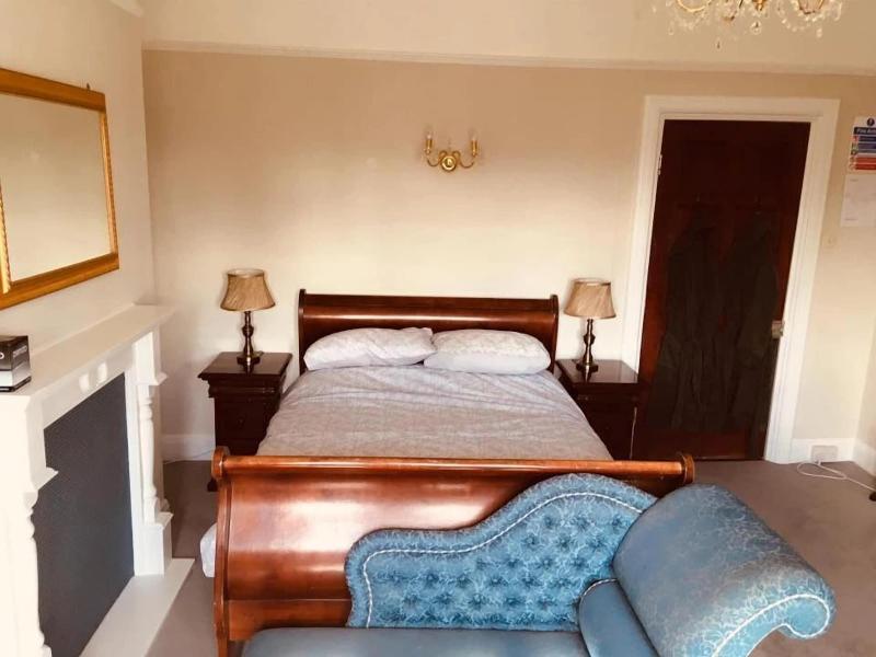 Brass Castle Country House Accommodation image