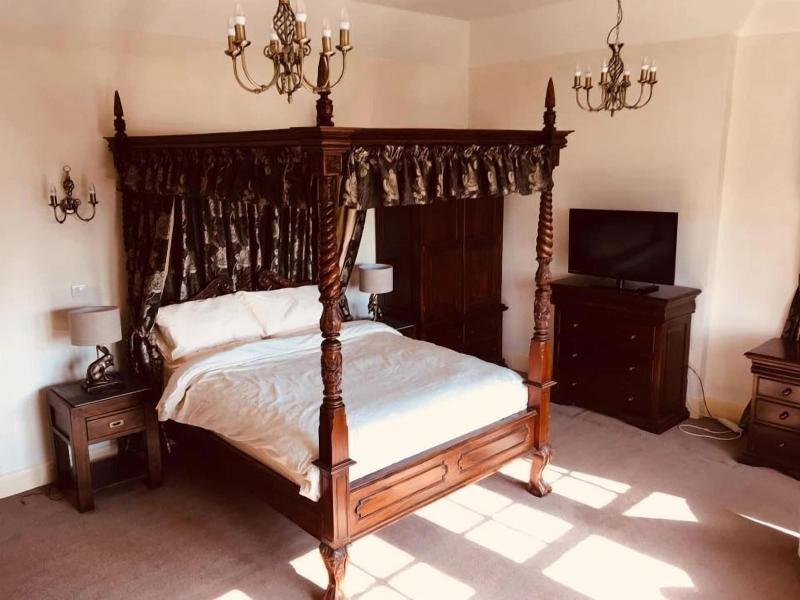 Brass Castle Country House Accommodation image