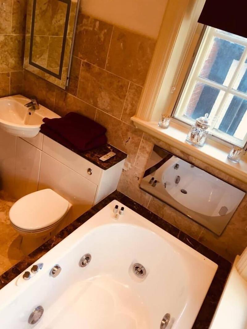 Brass Castle Country House Accommodation image