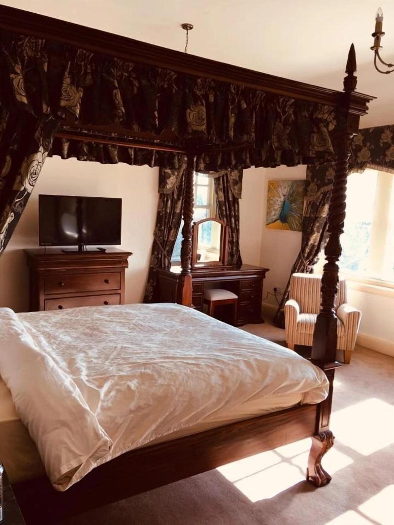 Brass Castle Country House Accommodation image
